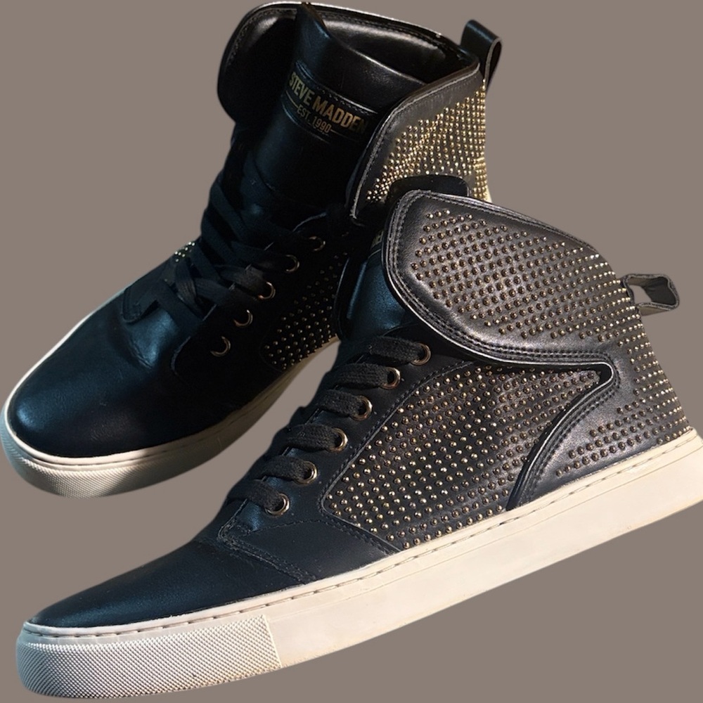 STEVE MADDEN ♦️♦️LEATHER&STUDDED HI-TOP